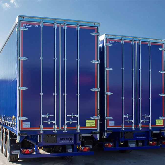 Tri Axel Standard Curtain Sided Commercial Trailer Rentals